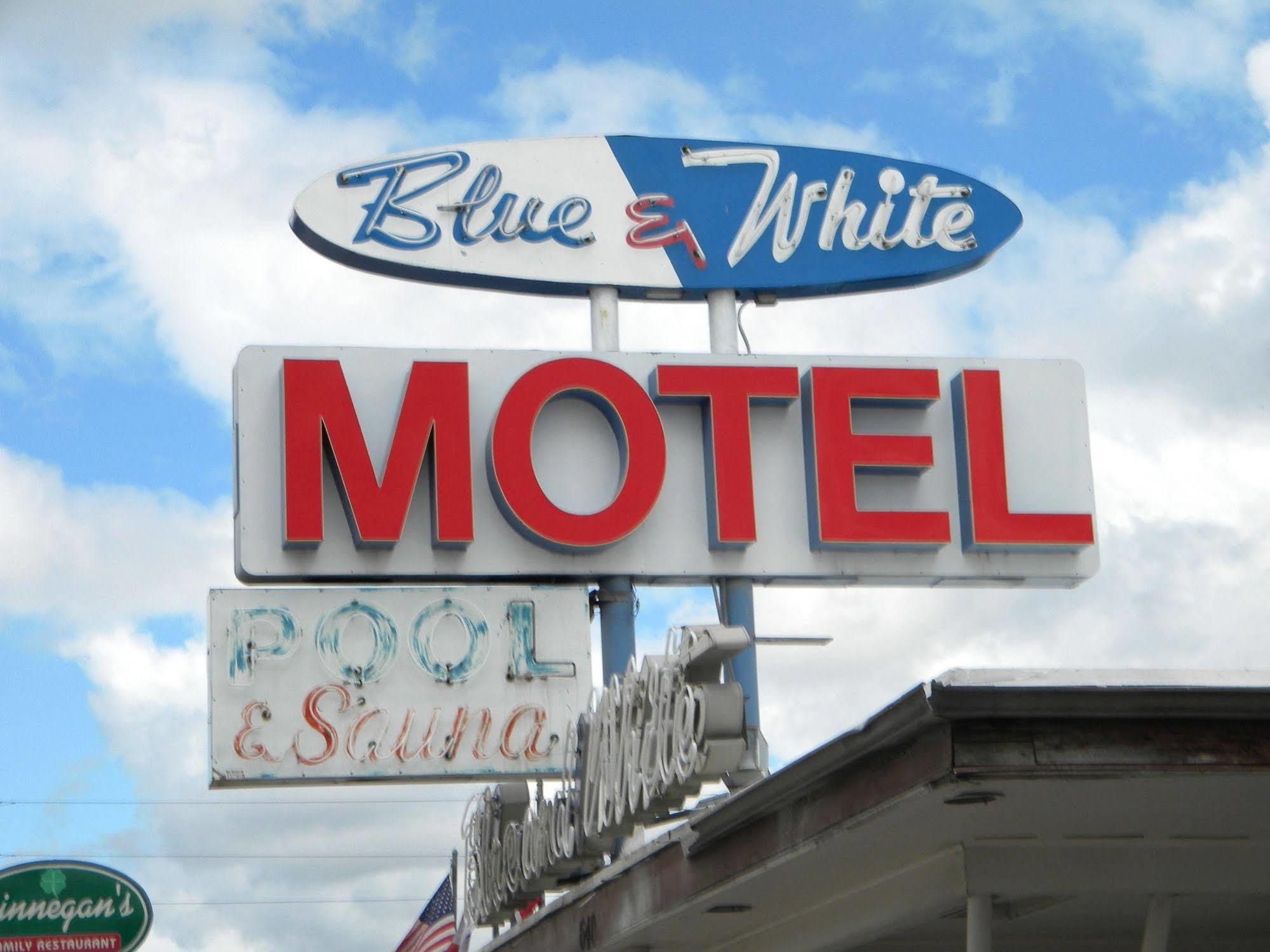 Blue And White Motel Калиспелл Экстерьер фото
